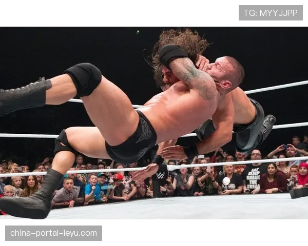 WWE SD:兰迪RKO卡多纳,德鲁大战法图 WWE SD:兰迪RKO卡多纳,德鲁大战法图